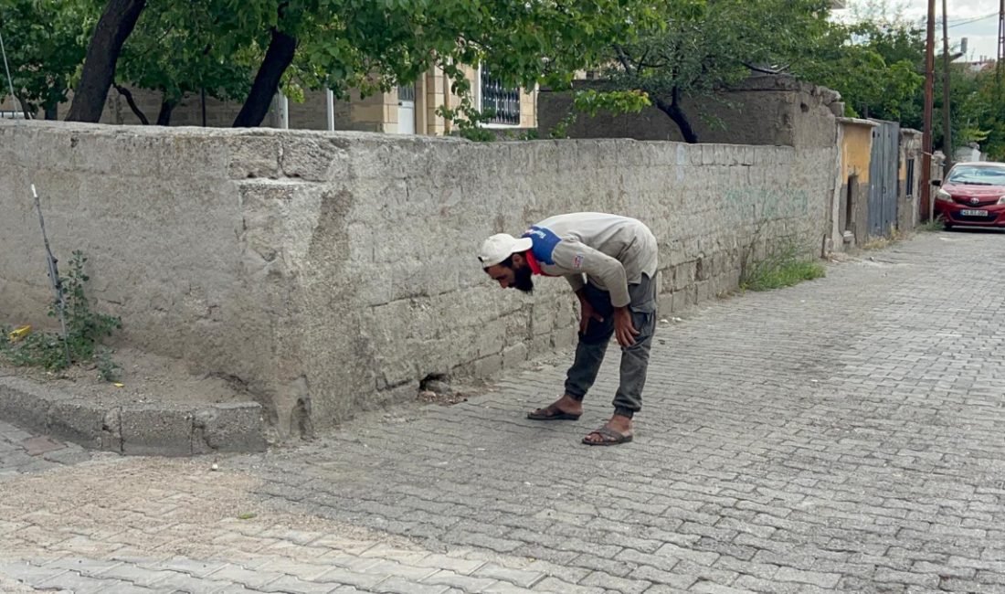 Kentte, kontrolden kaçmak isterken gruplar tarafından yakalanan 3 tekerlekli motosikletin