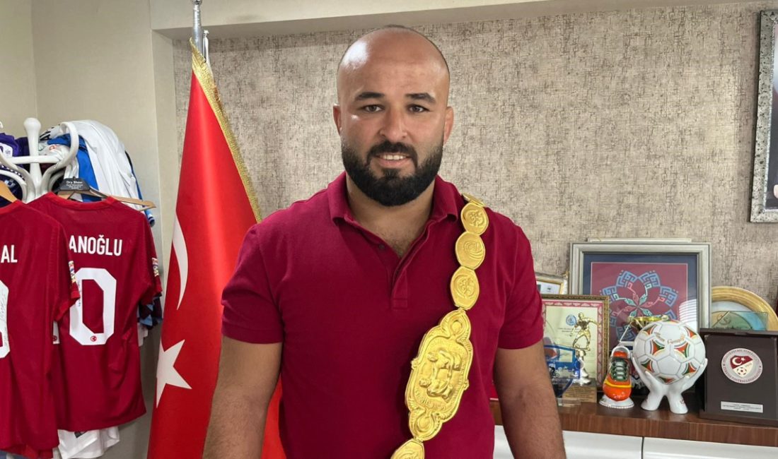 Edirne'de bu yıl 664’üncüsü düzenlenen Tarihi Kırkpınar Yağlı Güreşleri’nde başpehlivan