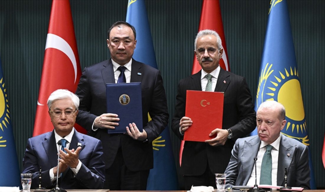 Ulaştırma ve Altyapı Bakanı Uraloğlu, Türkiye ile Kazakistan ortasında imzalanan