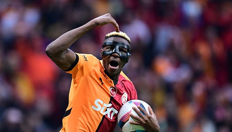 Galatasaray'ın mutabakata vardığı Nijeryalı futbolcu Victor Osimhen İstanbul'a geldi.
