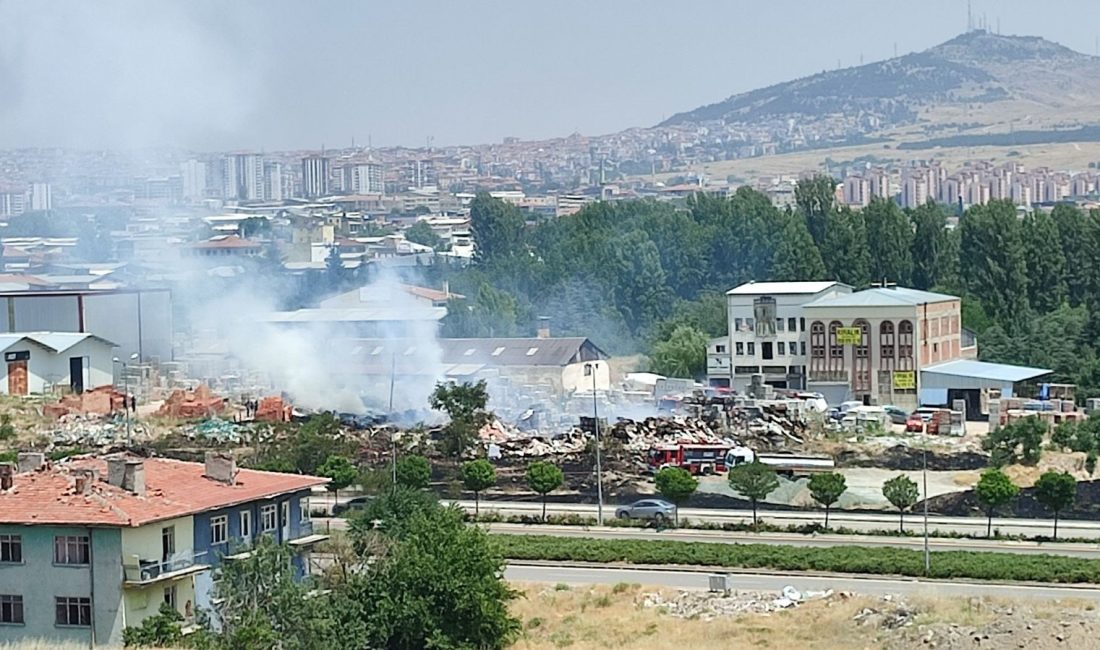 Ankara'da otluk alanda çıkan yangın süratle büyüdü. Yangın, fayans deposuna