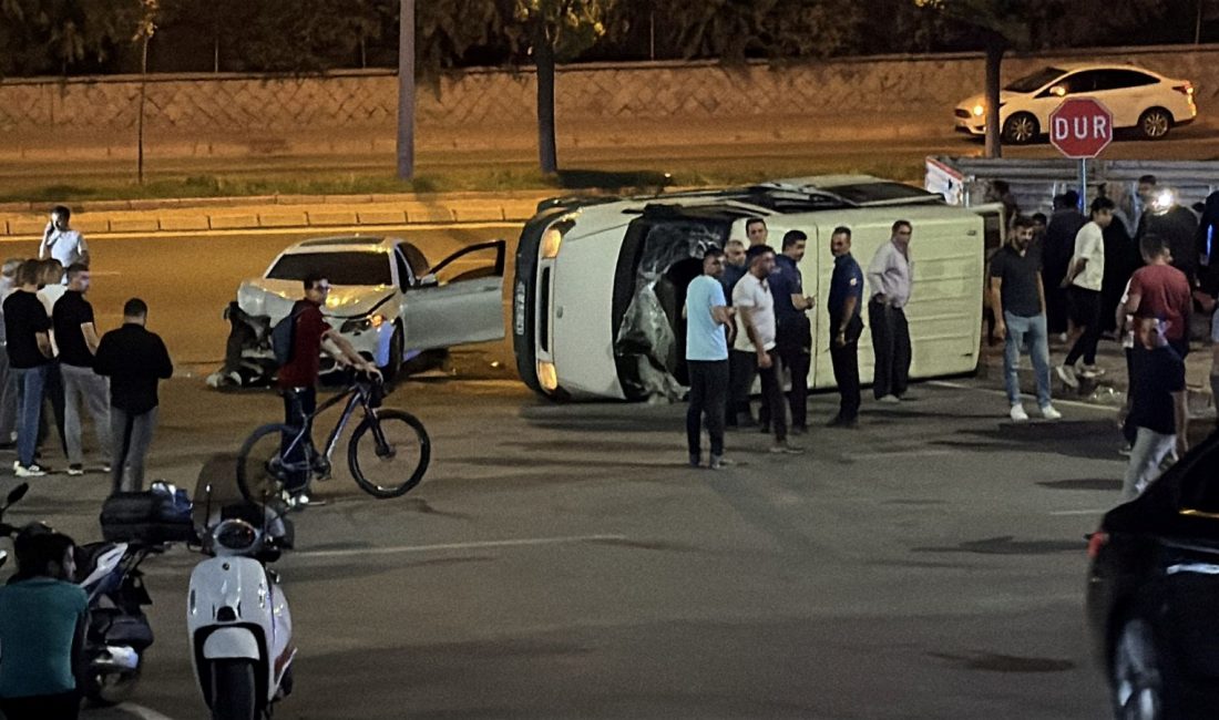 Kayseri'nin Kocasinan ilçesinde, araba ile minibüsün çarpışması sonucu 9 kişi