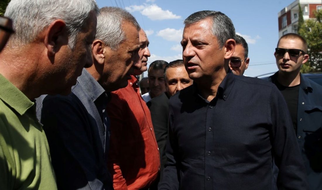 CHP lideri Özel, PKK'nın silah bırakma sürecine ait "Gidenler geri