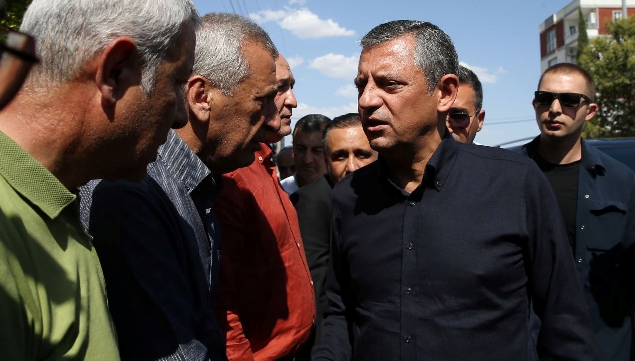 CHP lideri Özel, PKK'nın silah bırakma sürecine ait "Gidenler geri
