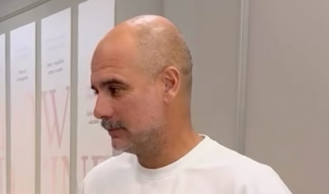 Manchester City'in İspanyol çalıştırıcısı Pep Guardiola yeni imajıyla dikkat çekti.