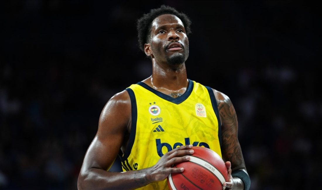 Phoenix Suns, son olarak Fenerbahçe'de oynayan özgür statüdeki forvet Nigel