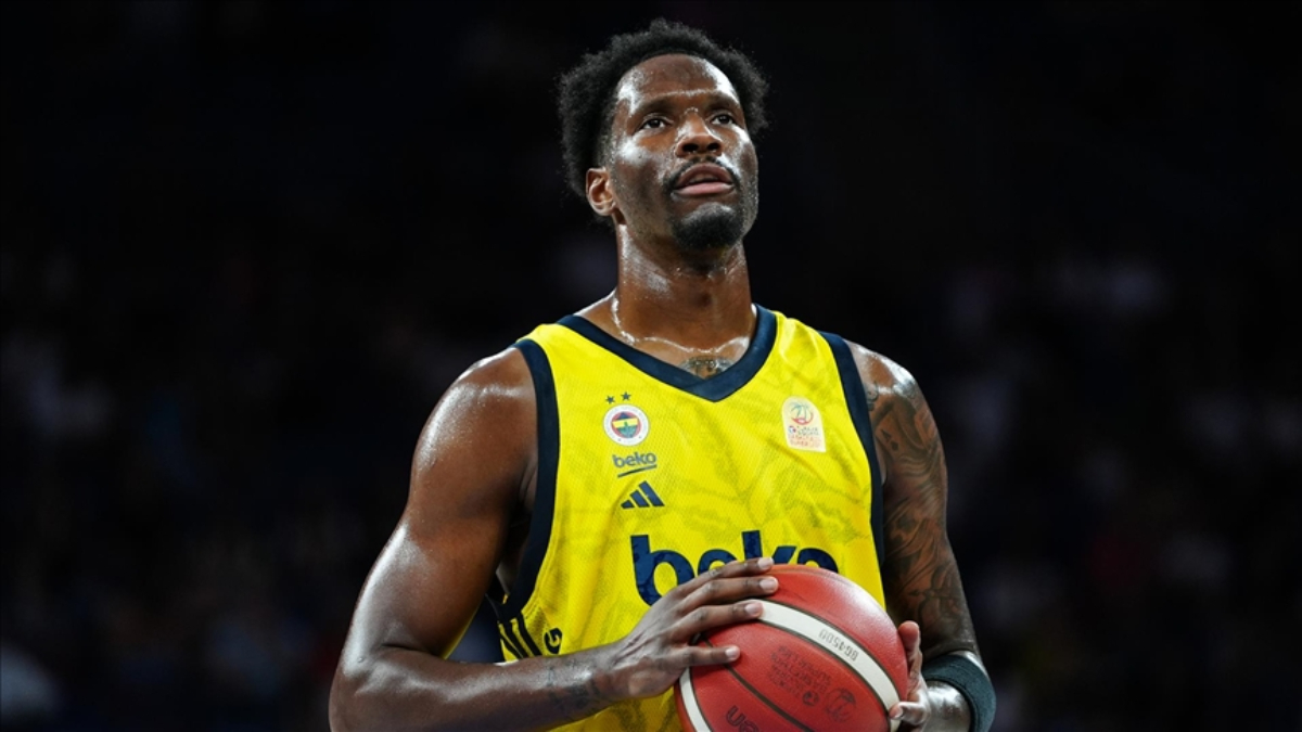 Phoenix Suns, son olarak Fenerbahçe'de oynayan özgür statüdeki forvet Nigel