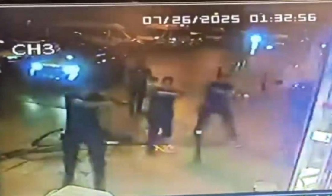 Bahçelievler’de elinde pompalı tüfek ve tabanca bulunan bir kuşkulu, polisin