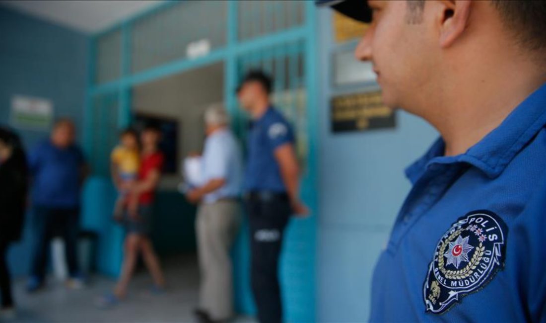 Polis olmak isteyen adaylar, tercih süreci öncesinde Polis Meslek Yüksekokulu'na