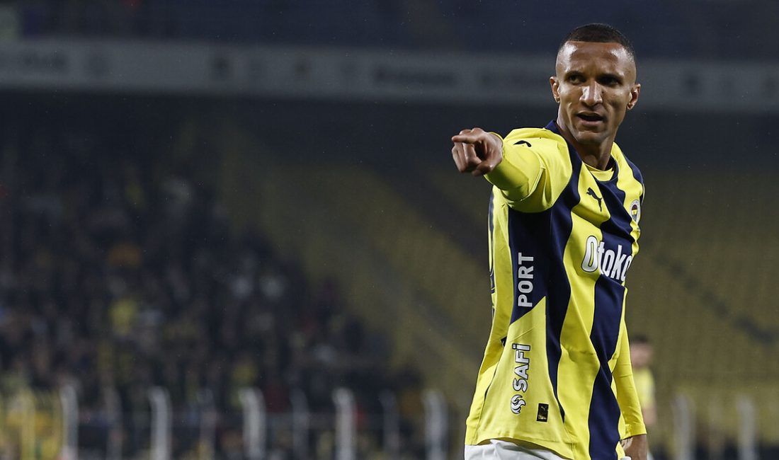 Yaşadığı sakatlıklar nedeniyle Fenerbahçe'ye sistemli forma giymekte zorlanan Rodrigo Becao'ya