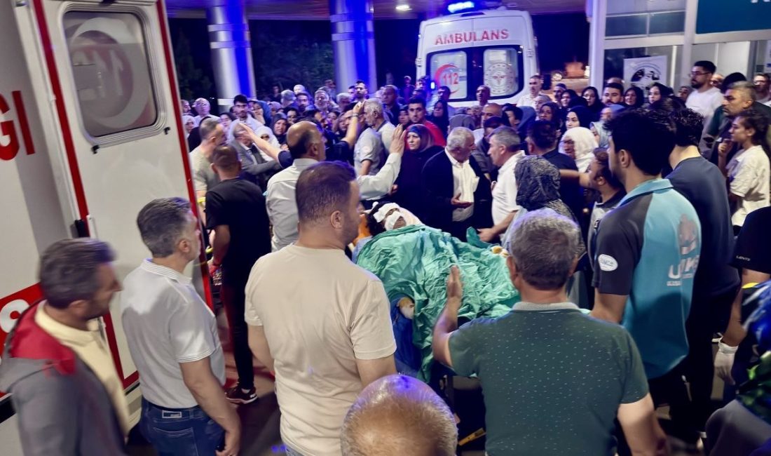 Bingöl'ün Karlıova ilçesinde sacda ekmek pişirilirken akaryakıt bidonunun patlaması sonucu
