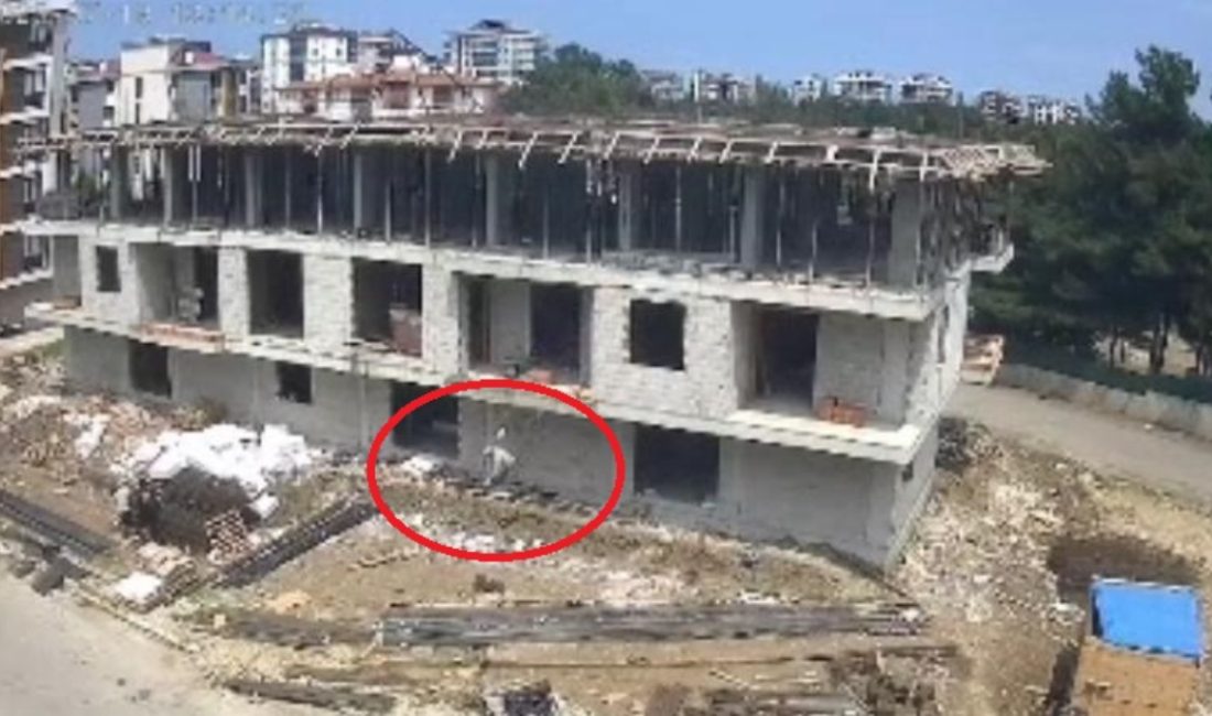 Atakum ilçesinde 55 yaşındaki tuğla ustası Ahmet S.'nin inşaatın 1'inci