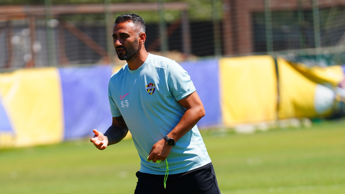 Eyüpspor Teknik Yöneticisi Selçuk Şahin, "Çok güçlü bir ana plan