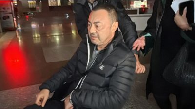 Bir müddet yürüme konusunda zahmet çeken Serdar Ortaç, son yaptığı