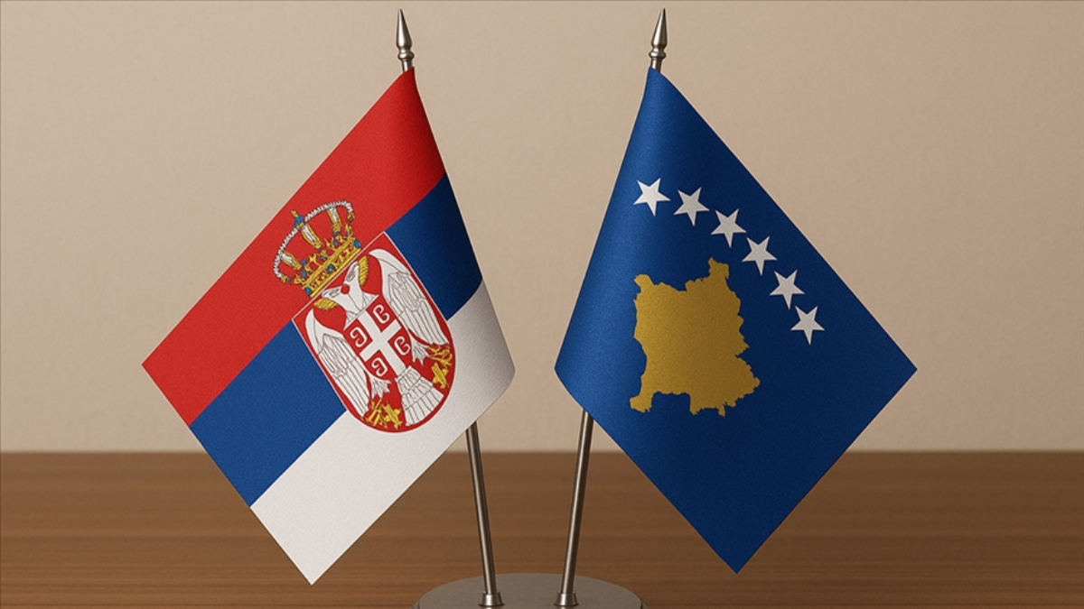 Sırbistan Kosova Ofisi Yöneticisi Petar Petkovic, yardımcısı Igor Popovic'in Kosova'da