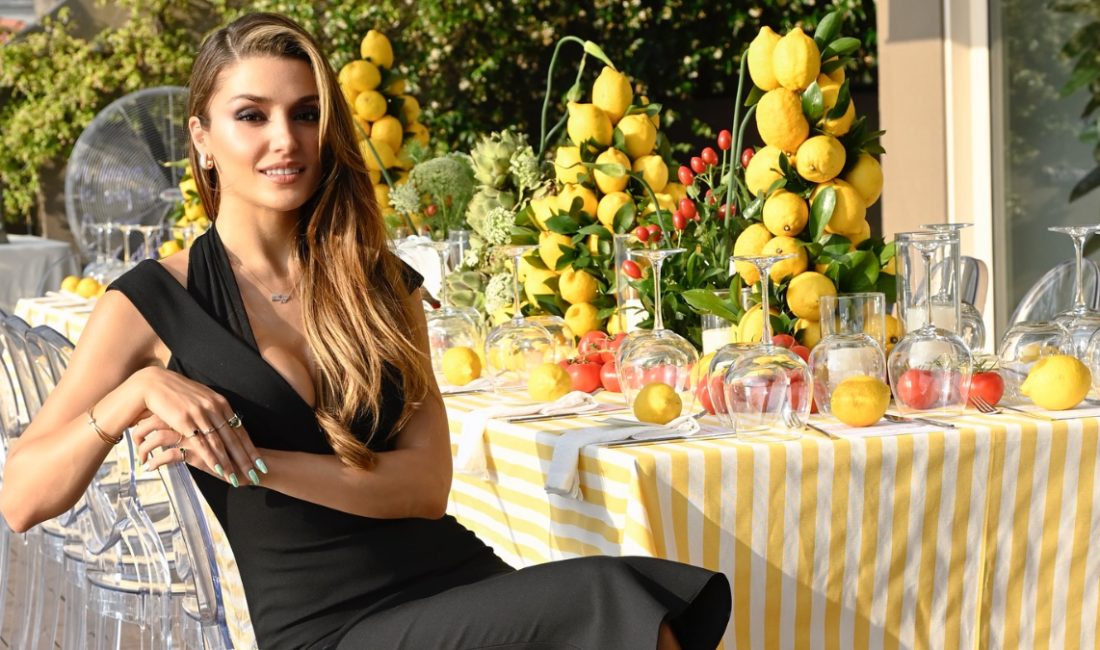 Ünlü oyuncu Hande Erçel, ayrılık dedikodulara inat memnun ilgisinden kareler