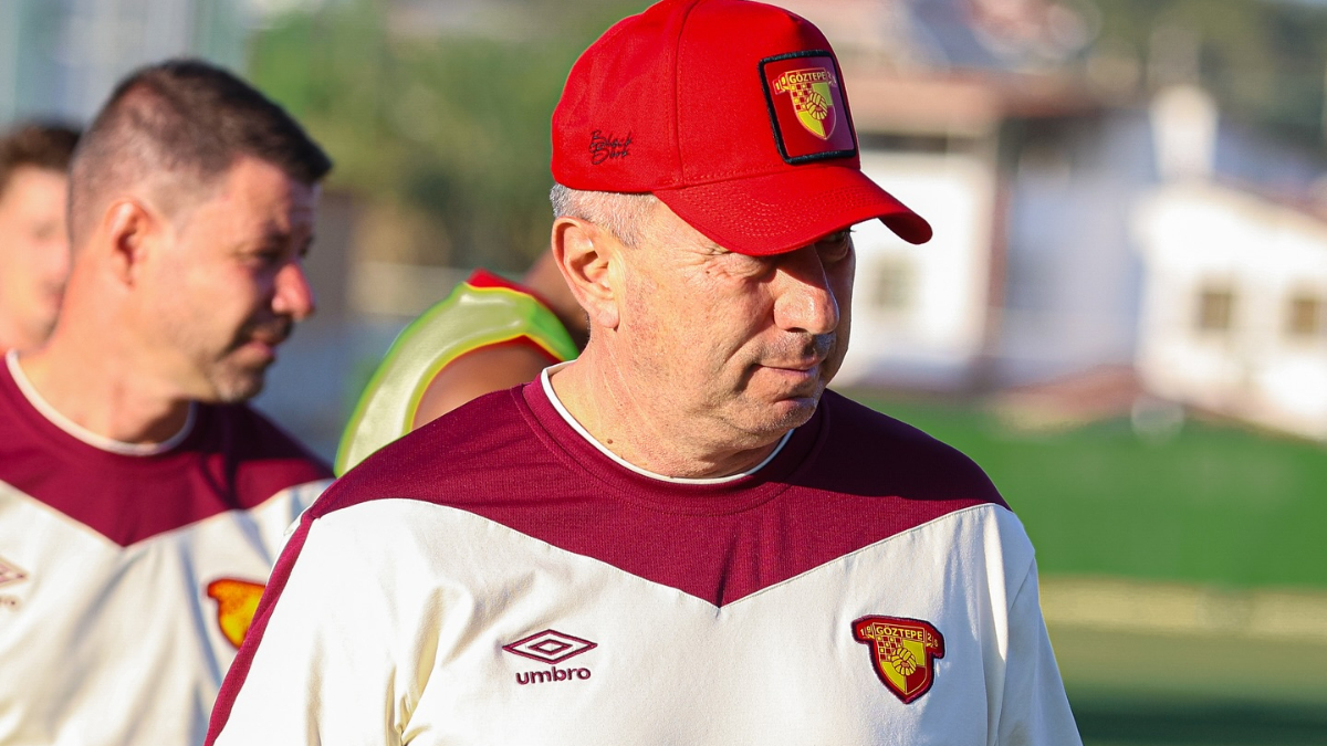 Göztepe Teknik Yöneticisi Stanimir Stoilov, "Transfer siyasetimiz daha çok genç