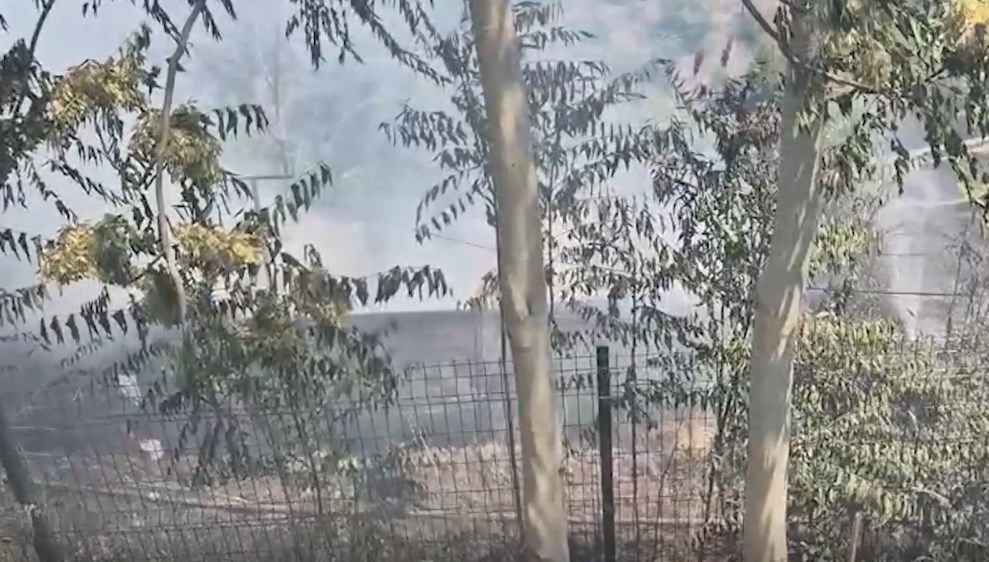 İstanbul Sultangazi’de otluk alanda çıkan yangın etraftaki gecekondulara sıçradı. Olay
