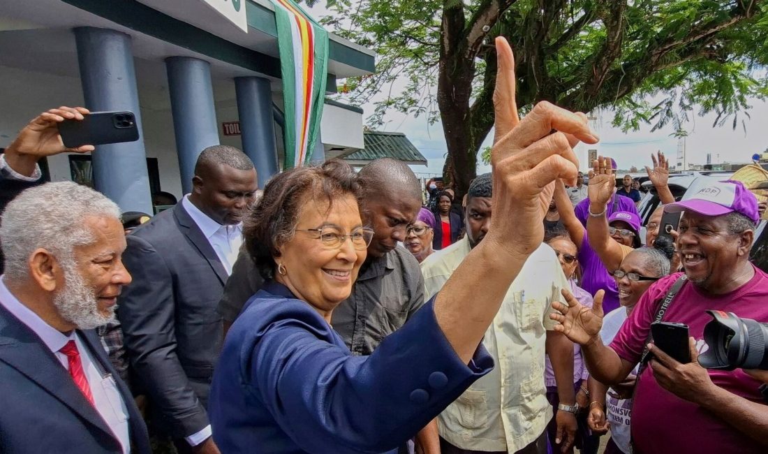Surinam Ulusal Meclisi, genel seçimden haftalar sonra yapılan devlet başkanı