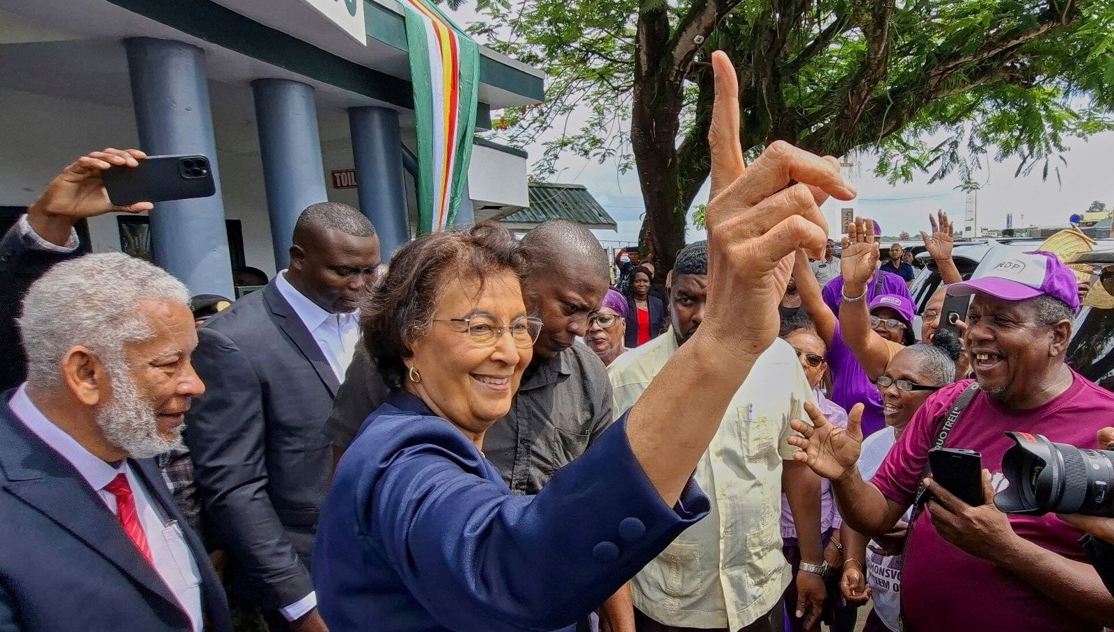Surinam Ulusal Meclisi, genel seçimden haftalar sonra yapılan devlet başkanı