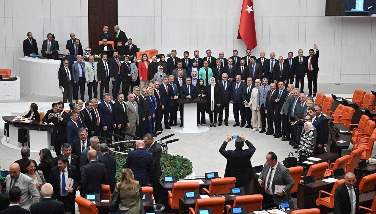Genel Kurul'da sıhhat alanına yönelik düzenlemeler içeren kanun teklifinin görüşüldüğü