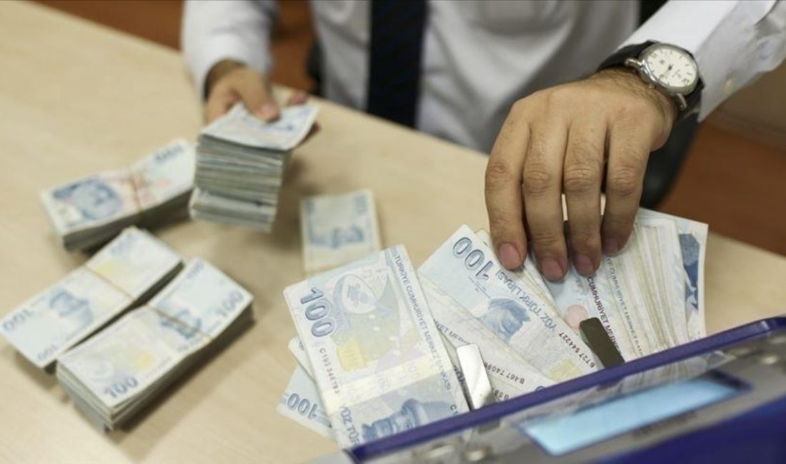 Bankacılık kesiminin toplam mevduatı 23 trilyon 745 milyar lira, kredi
