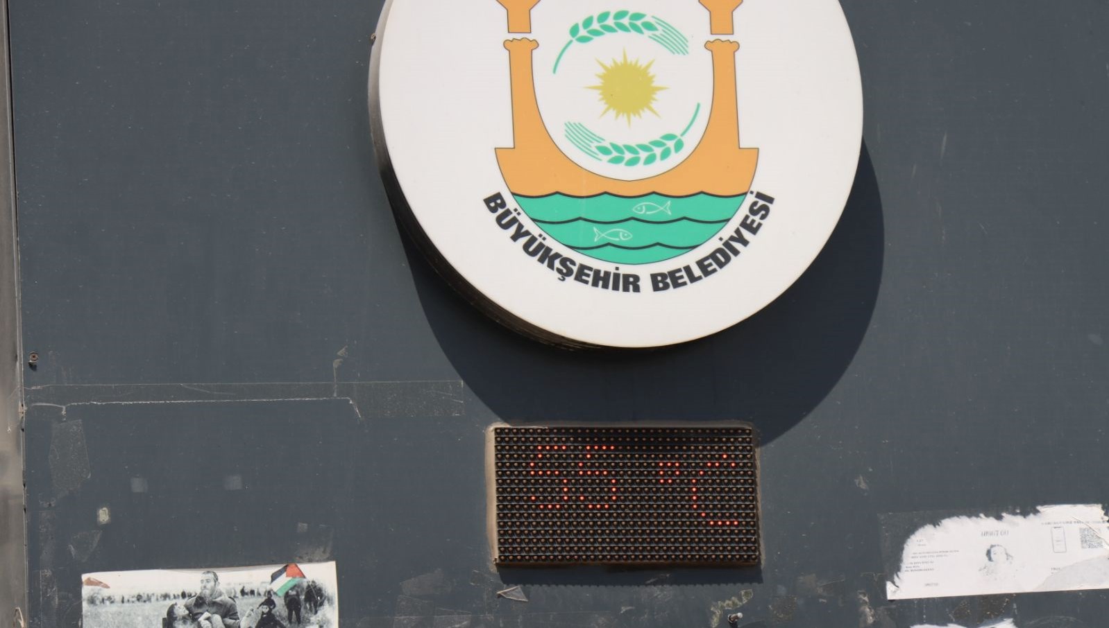 Türkiye, Afrika sıcaklarının tesirinde. Sıcaklığın en yüksek ölçüldüğü kentlerden biri
