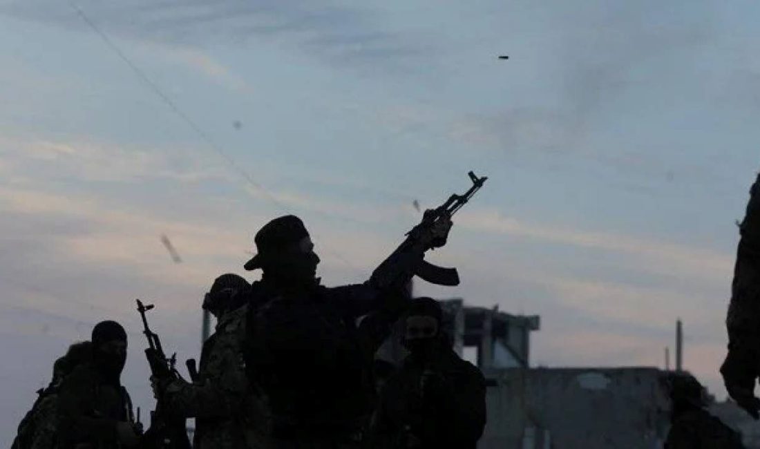 Suriye ordusuyla terör örgütü PKK/YPG ortasındaki çatışmalar sürüyor. PKK/YPG, Halep'te