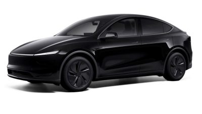 Tesla, Türkiye'de satışa sunduğu Yeni Model Y aracının yalnızca siyah