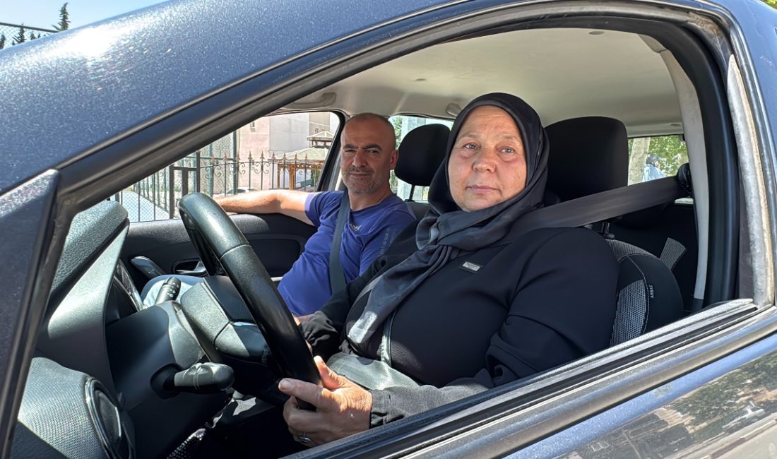 Tokat'ta yaşayan Hülya Sungur, ehliyet için başvurduğu imtihanda iki kere