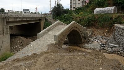 Trabzon'da Osmanlı periyodunda kalma 200 yıllık Doğançay Köprüsü'nde yıkılma tehlikesi