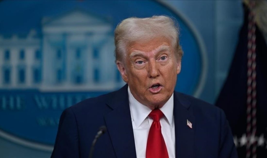 Milyarder Jeffrey Epstein'e doğum günü mektubu gönderdiği argümanını yalanlayan Donald