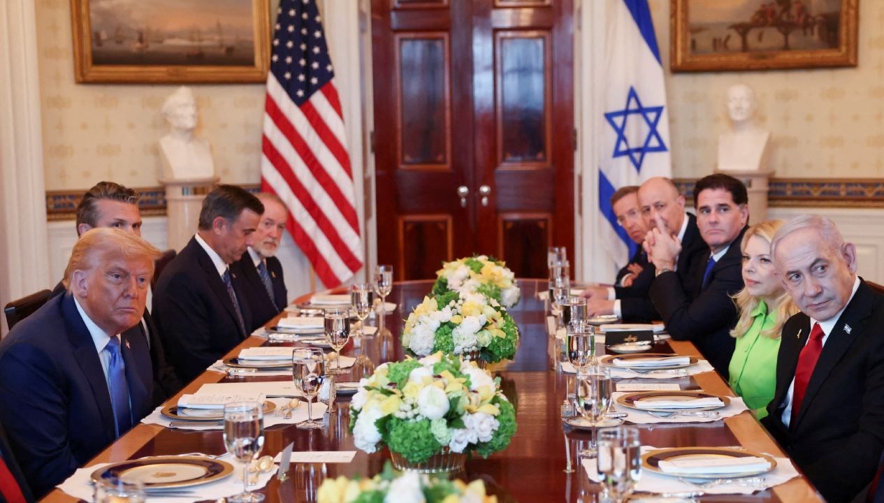 Donald Trump ve Binyamin Netanyahu, Beyaz Saray'da bir ortaya geldi.