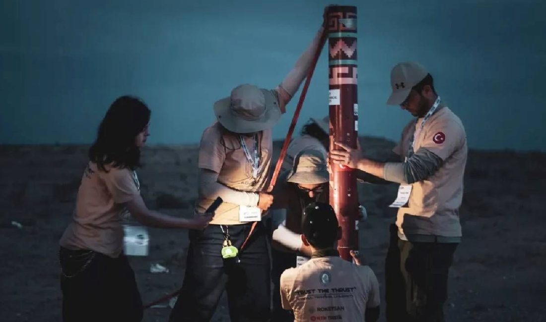 ABD'de düzenlenen Milletlerarası Roket Mühendisliği Yarışı'nda üç Türk grup ödül