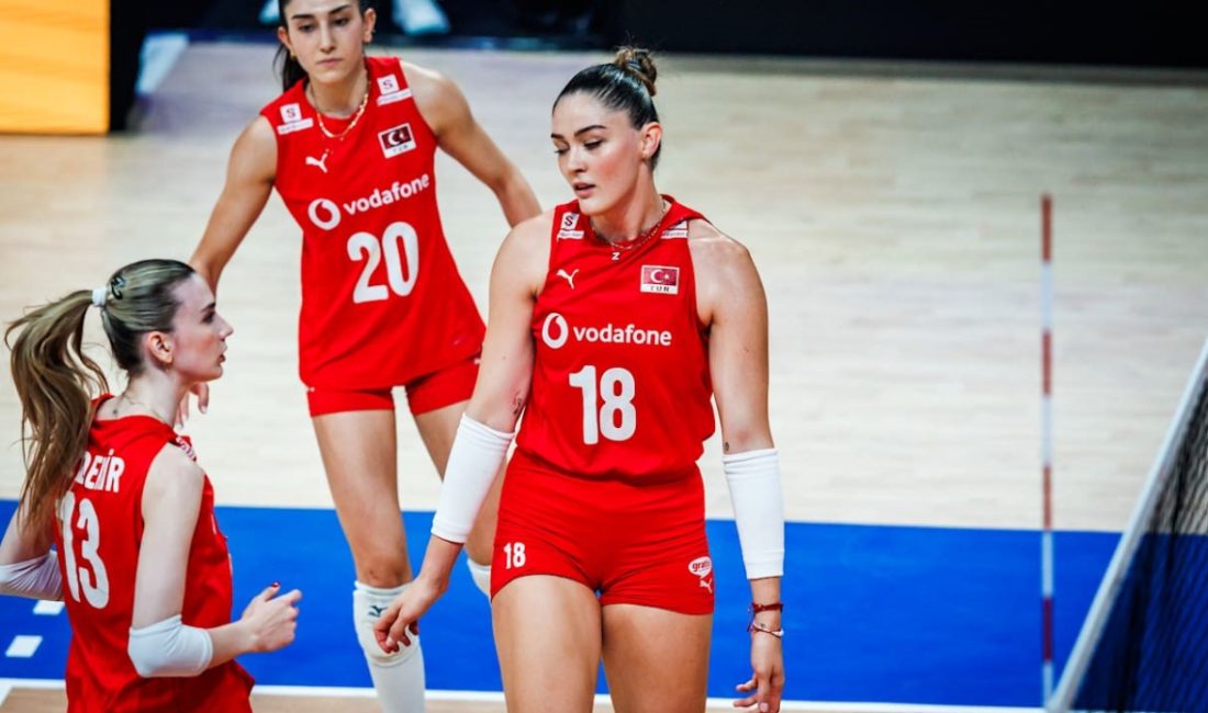 A Ulusal Bayan Voleybol Kadrosu, Milletler Ligi'nde Sırbistan'a 3-0 mağlup