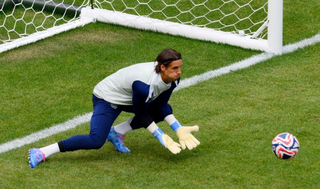 Türkiye'ye tatile gelen Galatasaray'ın gündemindeki Yann Sommer'in talebi sonrası görüşmeler