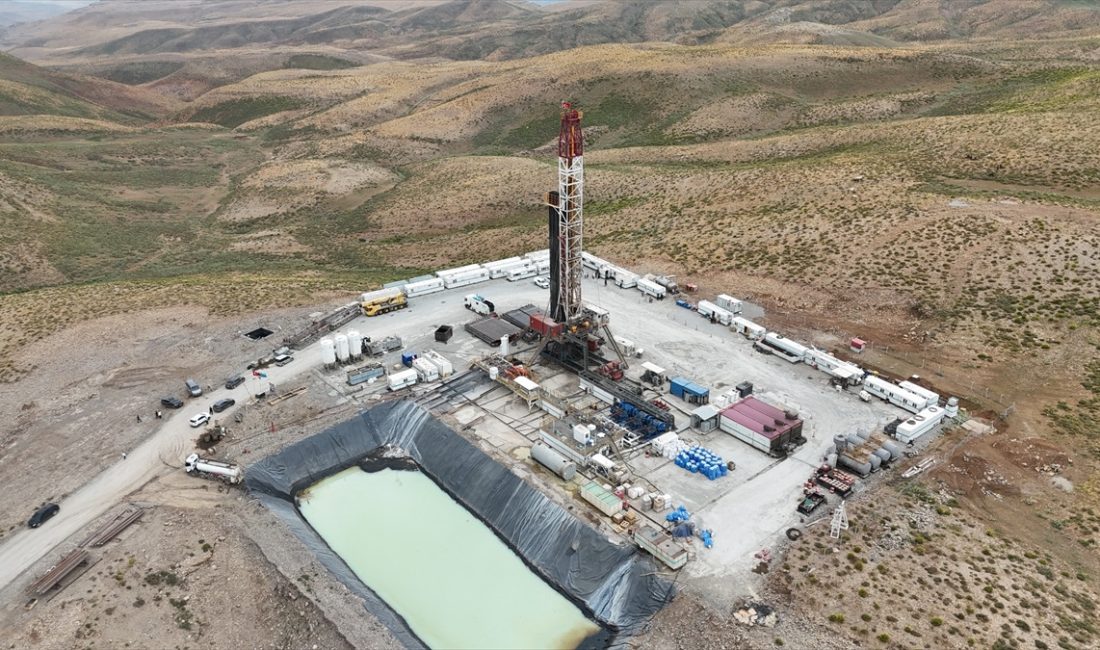 Çatak ilçesinde, Türkiye Petrolleri Anonim Paydaşlığı (TPAO) tarafından yürütülen çalışmalar