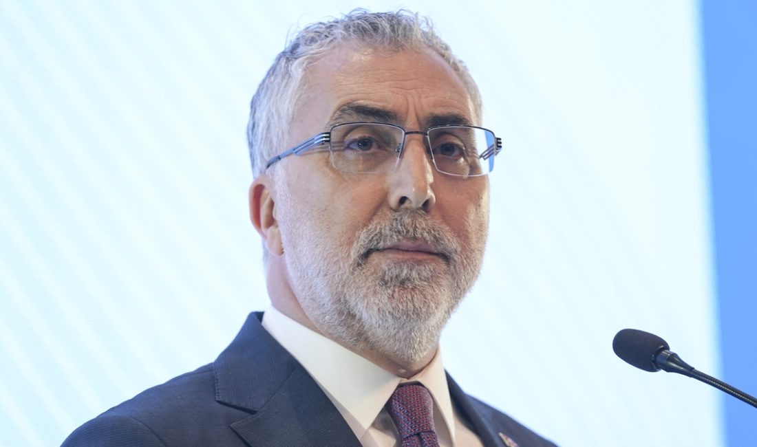 Beştepe'deki Kabine toplantısı sonrasında basın mensuplarının sorularını yanıtlayan Çalışma ve