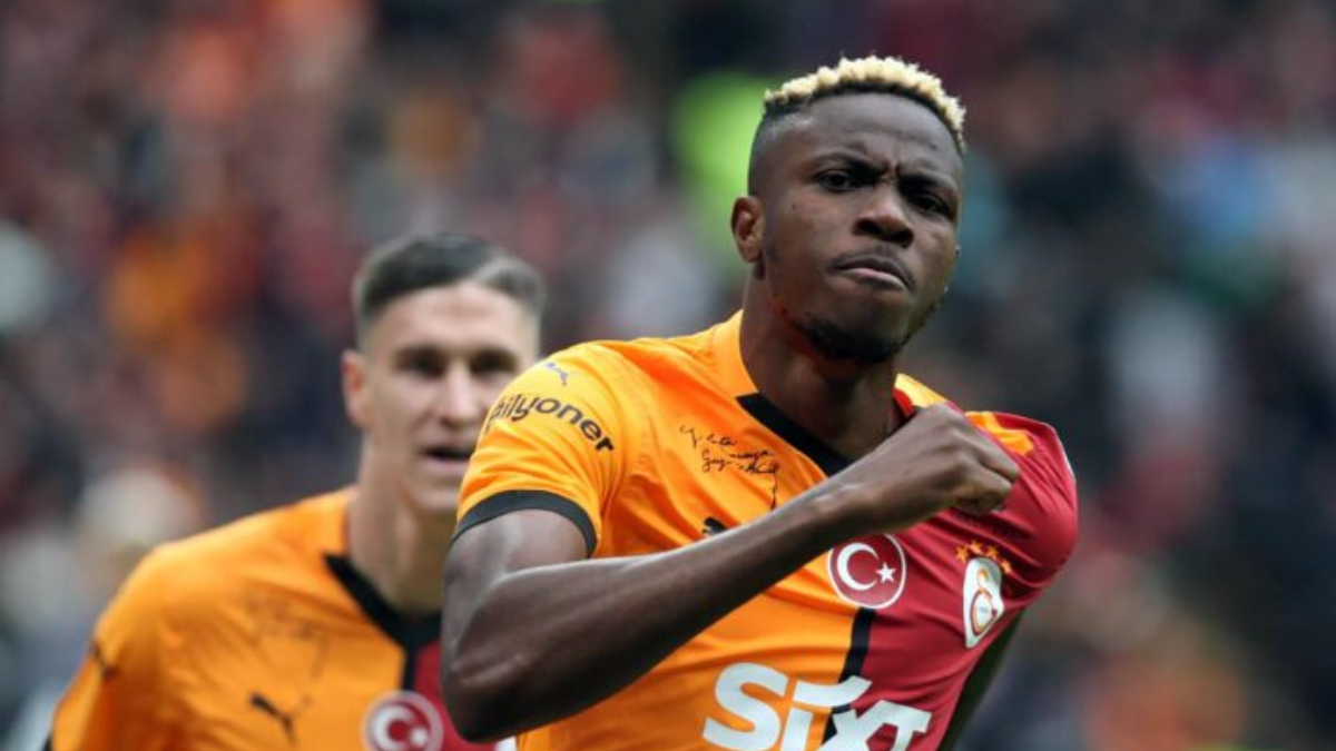 Victor Osimhen, Napoli'nin bugünkü sıhhat denetimlerinde yer almadı. Nijeryalı futbolcu,
