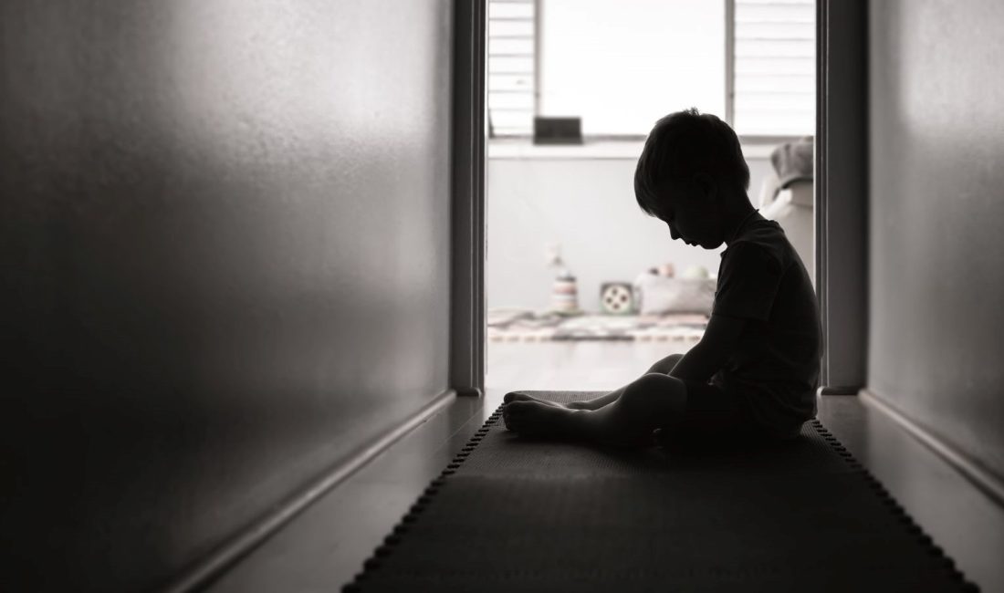 İtalya'da bir çiftin, çocuklarını uzun yıllar boyunca dünyadan izole ettikleri