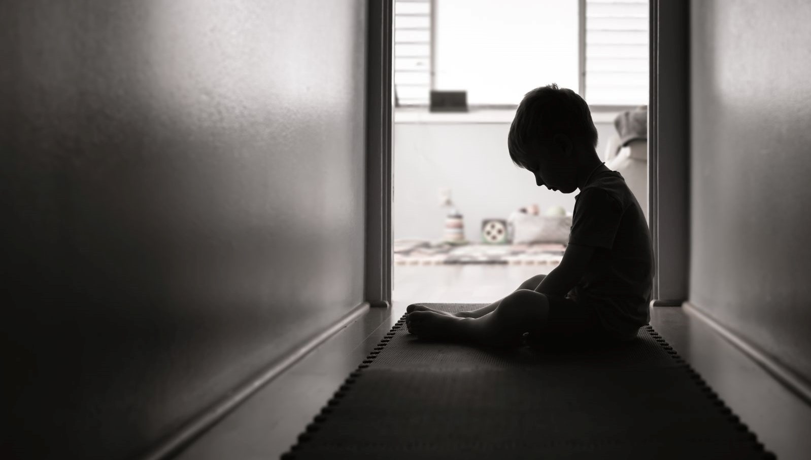 İtalya'da bir çiftin, çocuklarını uzun yıllar boyunca dünyadan izole ettikleri