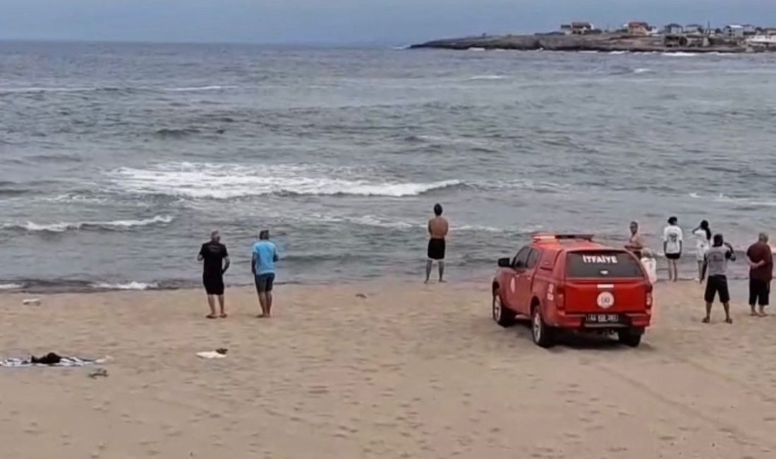 Kocaeli'nin Kandıra ilçesinde denize girdikten sonra boğulma tehlikesi geçiren 3