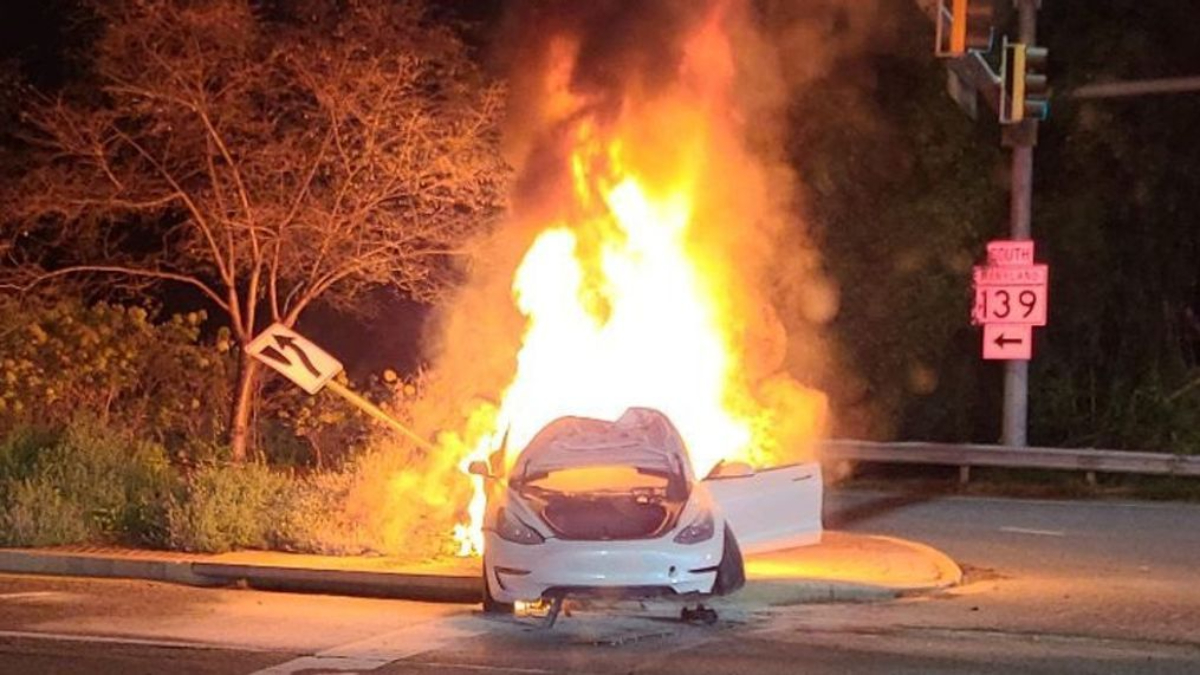 Tesla, yayınladığı yeni güvenlik raporunda, araçlarının başka arabalara nazaran 8