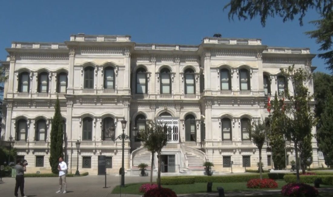Onarım süreci devam eden Yıldız Sarayı’nda Saray Tiyatrosu, Halı Müzesi,