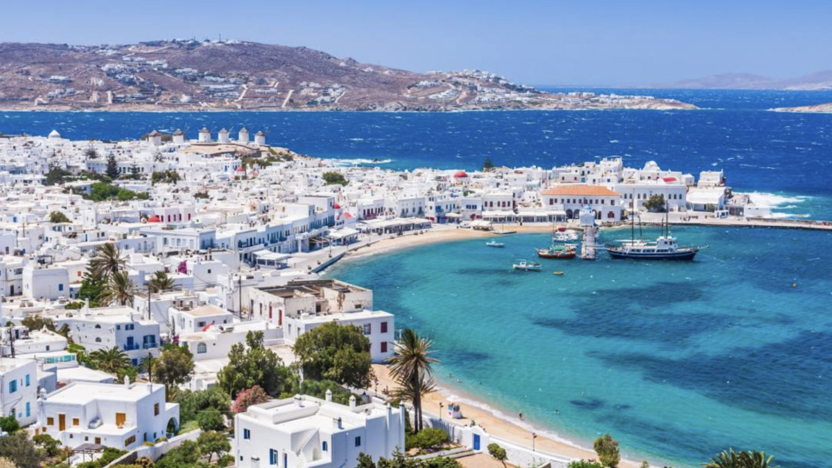 Turizm baskısını azaltmayı hedefleyen Yunanistan, Santorini ve Mikonos üzere beğenilen