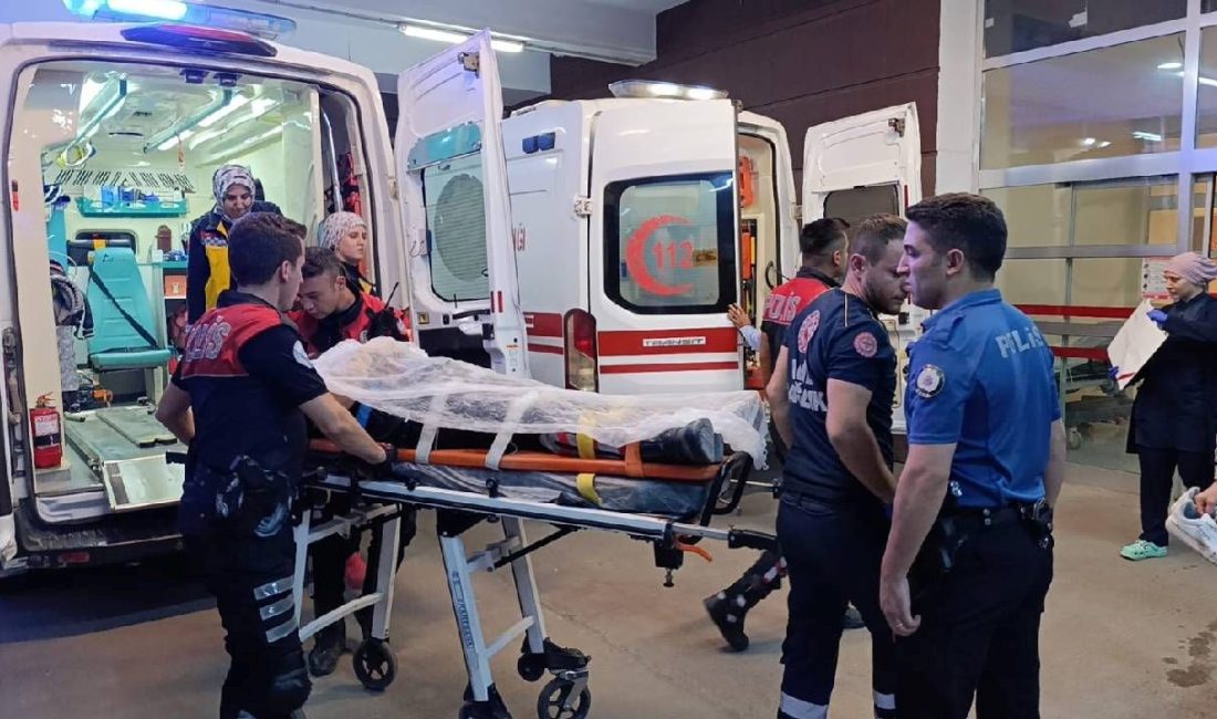 Adıyaman'da Yunus grubunun motosikleti devrildi, 2 polis memuru yaralandı.