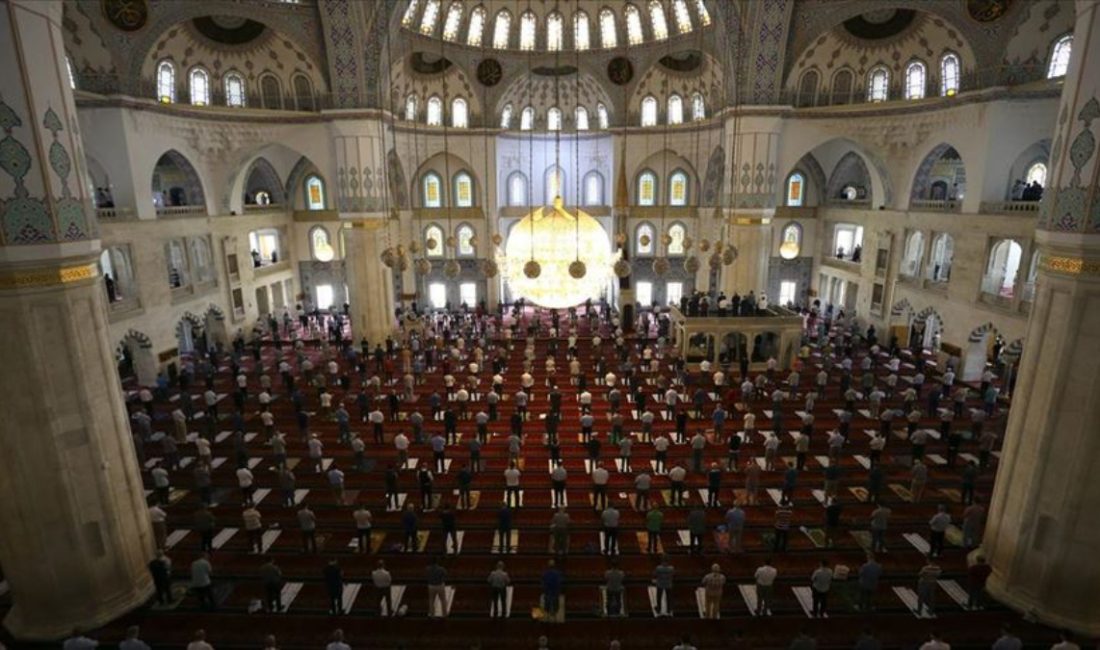 Cemaatle eda edilecek olan cuma namazına ait vilayet il ezan