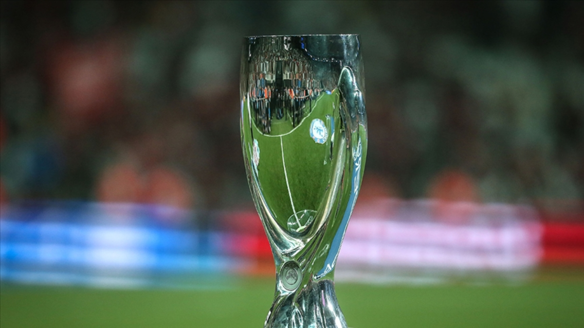 2024-2025 döneminin UEFA Şampiyonlar Ligi şampiyonu PSG ile UEFA Avrupa