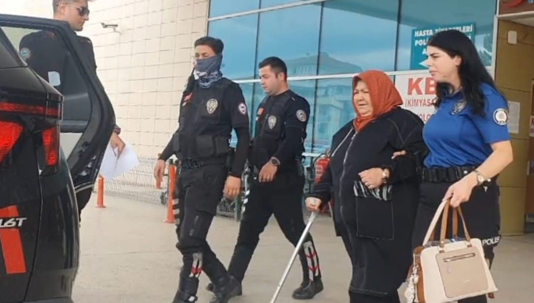 Bursa'da "Hanım Ağa Çetesi" olarak bilinen cürüm örgütünün elebaşı Saadet