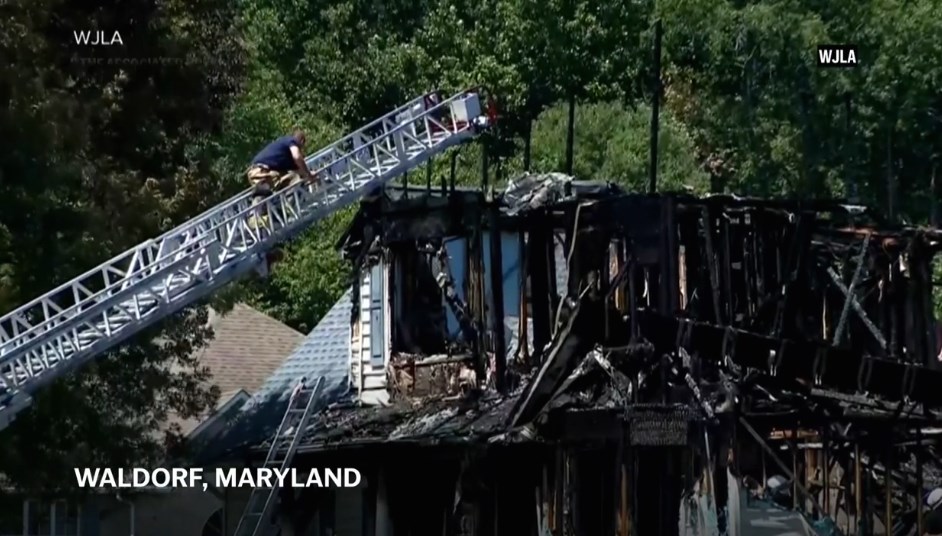 ABD'nin Maryland eyaletinde bir konutta çıkan yangın,70 itfaiyecinin çalışmasıyla söndürüldü.